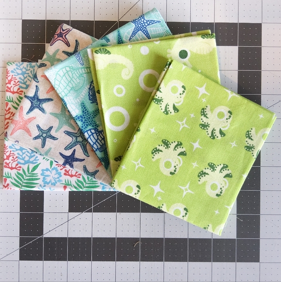 Cotton Quilting Craft Fabric Fat Quarter Bundle Pink Blue Cat Dog Food 35 FQ - Picture 4 of 8